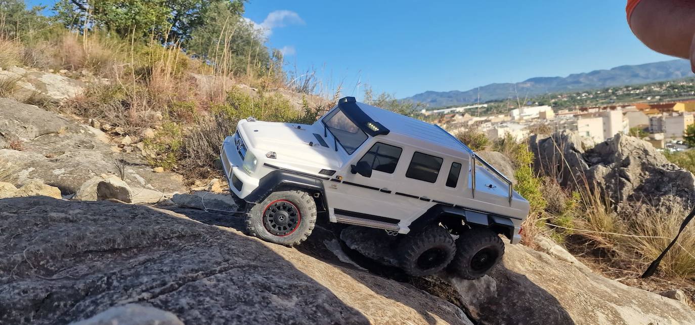 Fotos: Los aficionados al RC &#039;crawling&#039; se citan en Valencia con espectaculares coches teledirigidos
