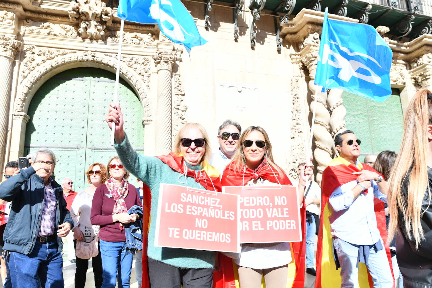 Fotos de la concentración en Alicante contra la amnistía