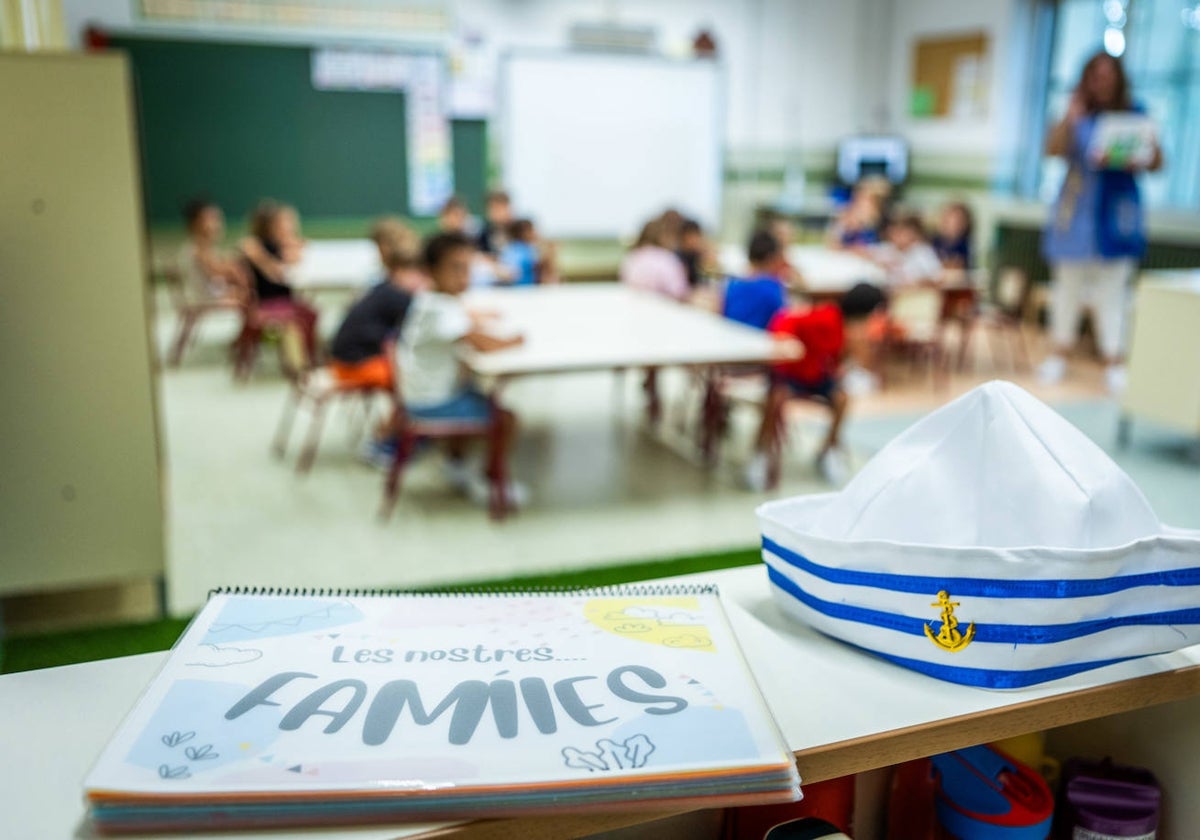 Alumnos de un colegio público de la Comunitat, el primer día de clase.