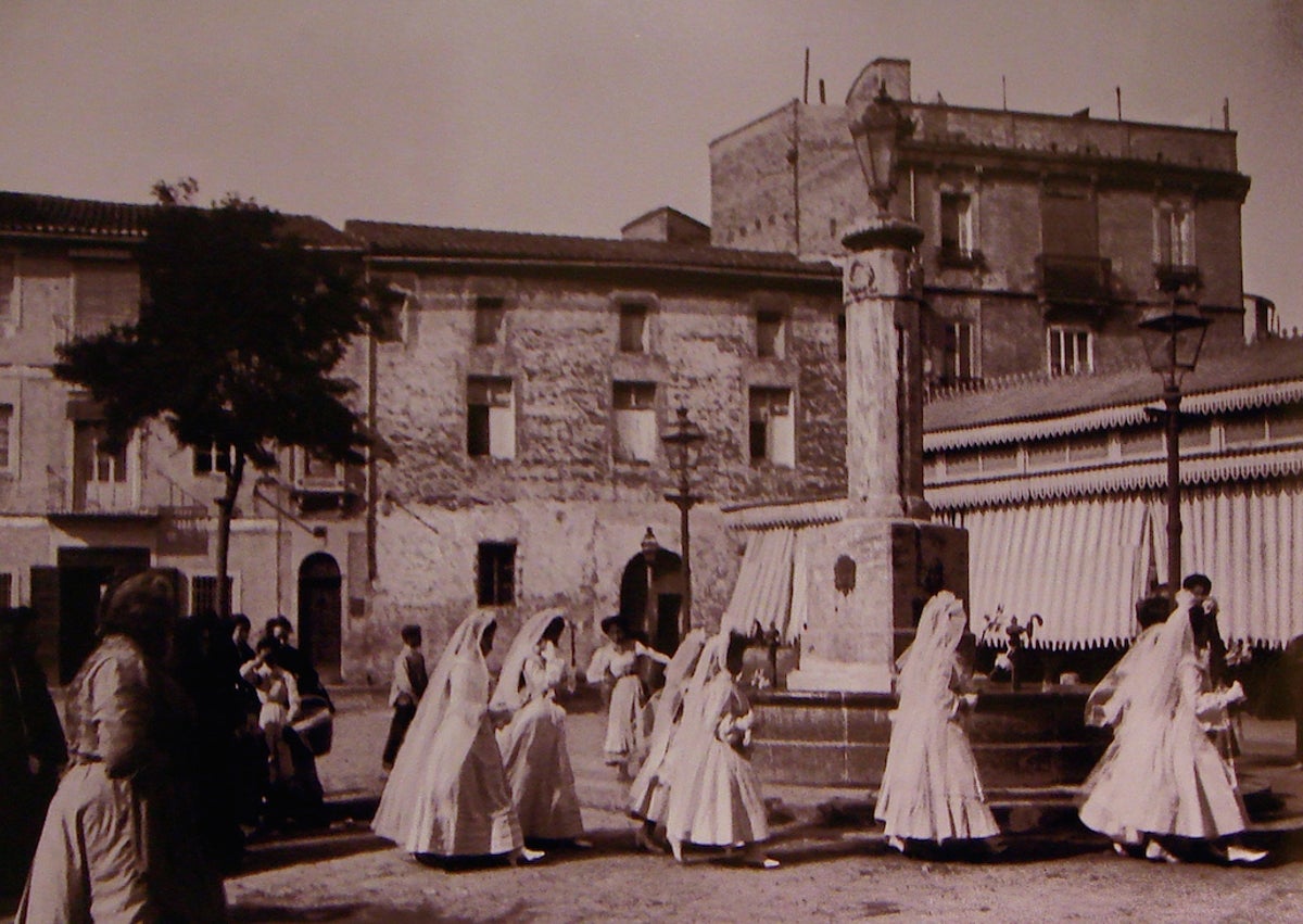 Imagen secundaria 1 - La fuente más viajera (y mutilada) de Valencia