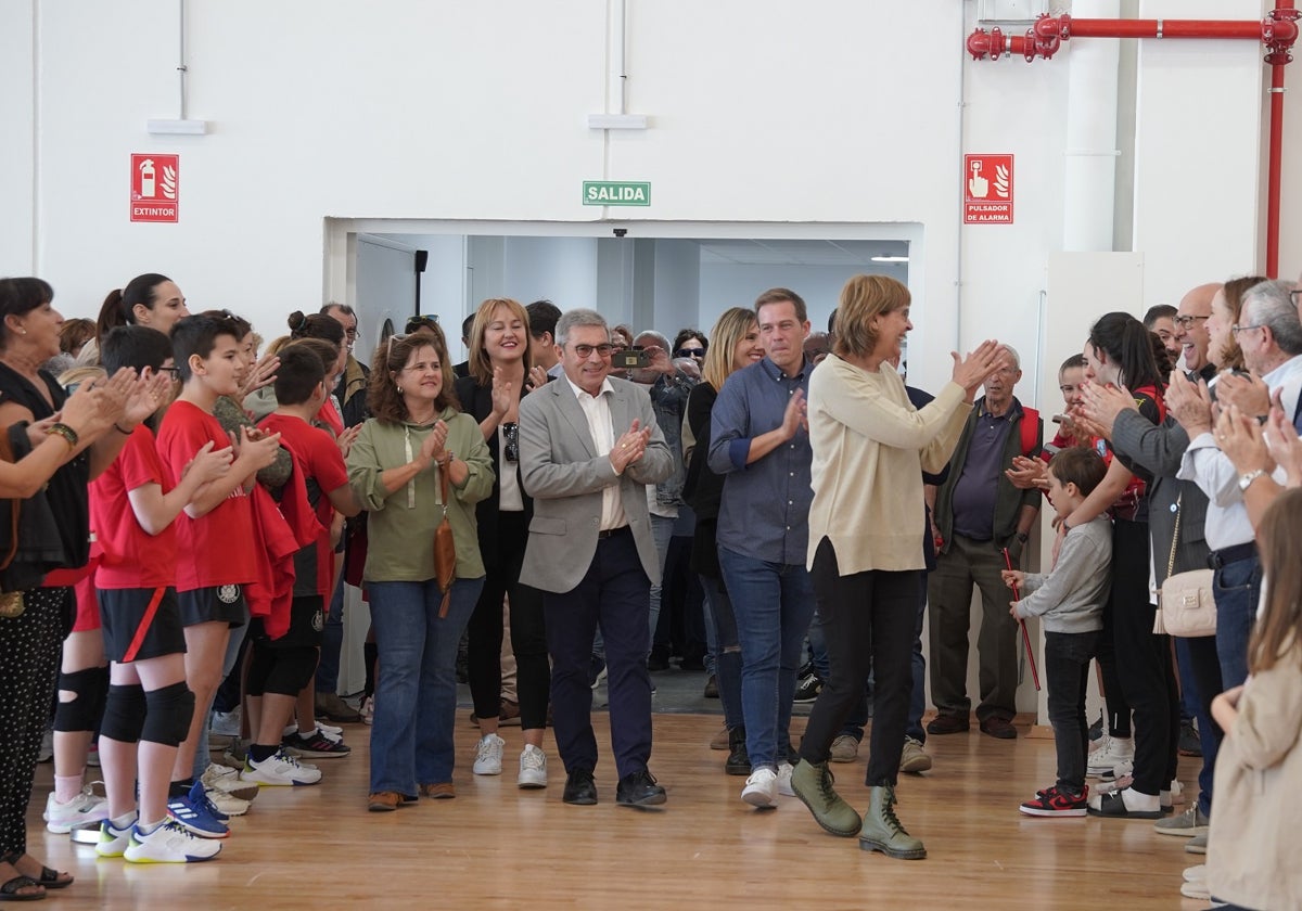 Pilar Larriba, a su llegada al nuevo pabellón que lleva su nombre.