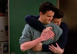 Mathwe Perry y LeBlanc durante una escena de la serie