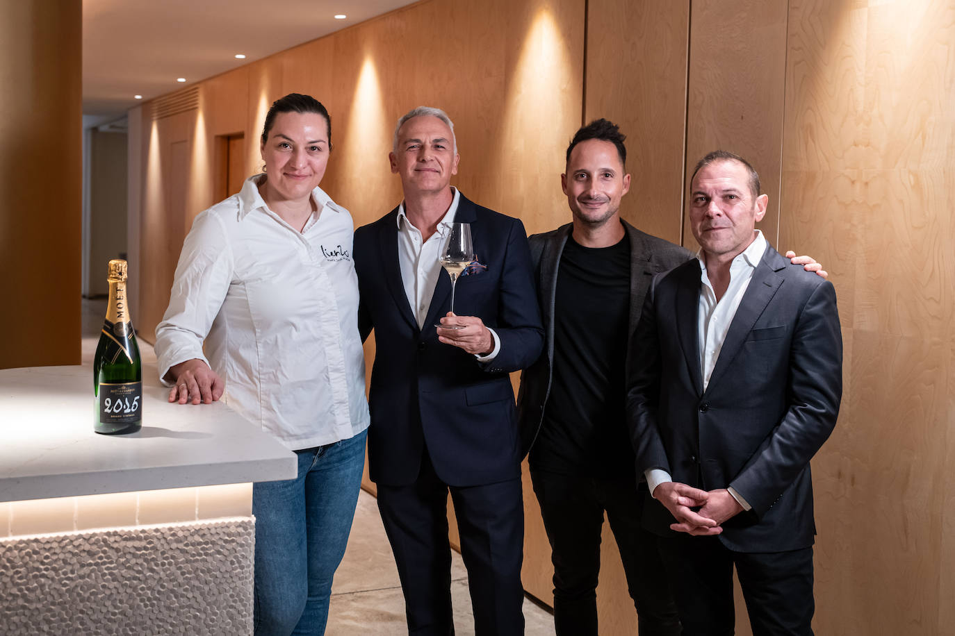 Veinte comensales en la cena de Moët con estrella Michelin