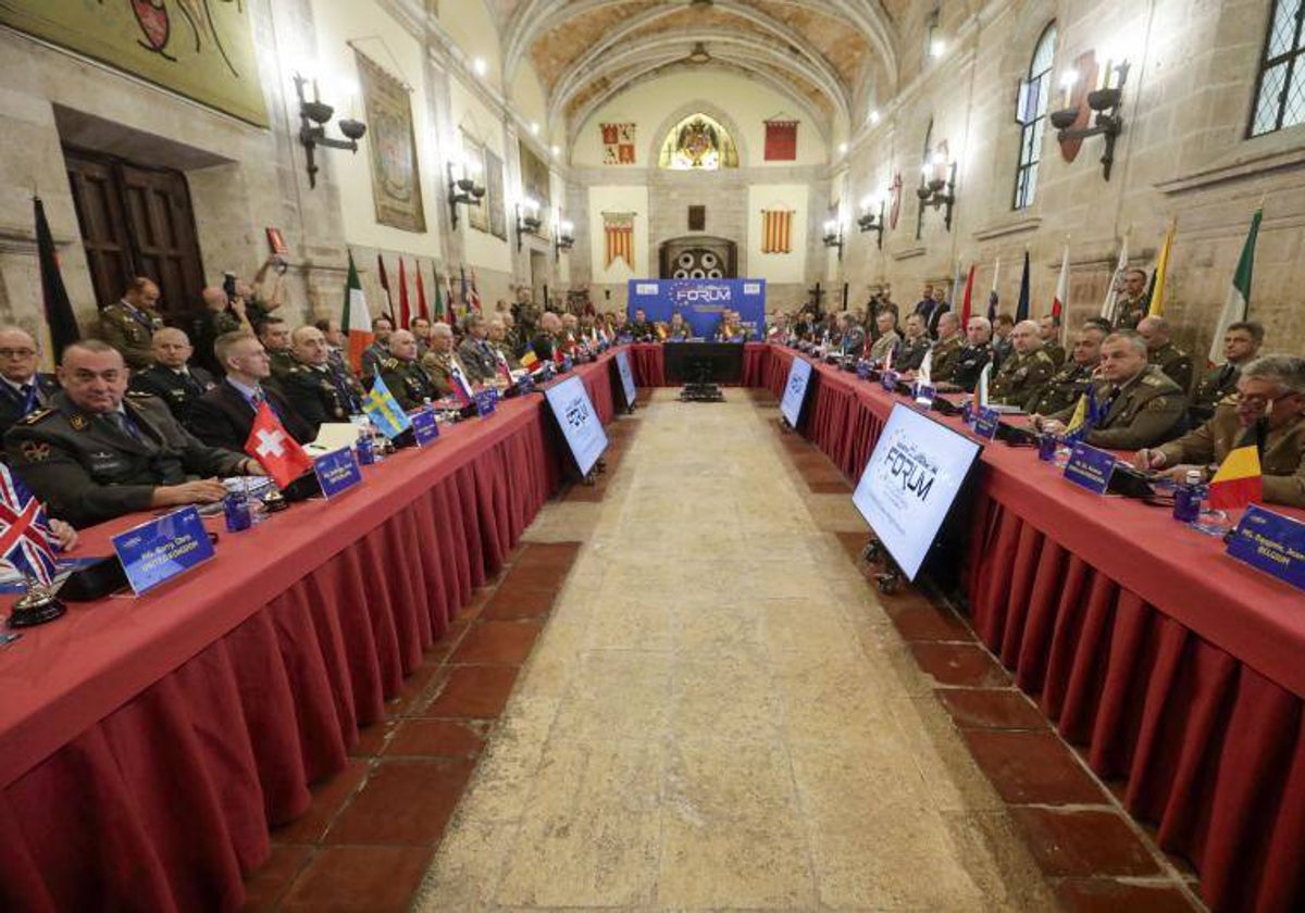 Los ponentes durante el IX foro de los Jefes de Estado Mayor de los ejércitos europeos en Valencia.