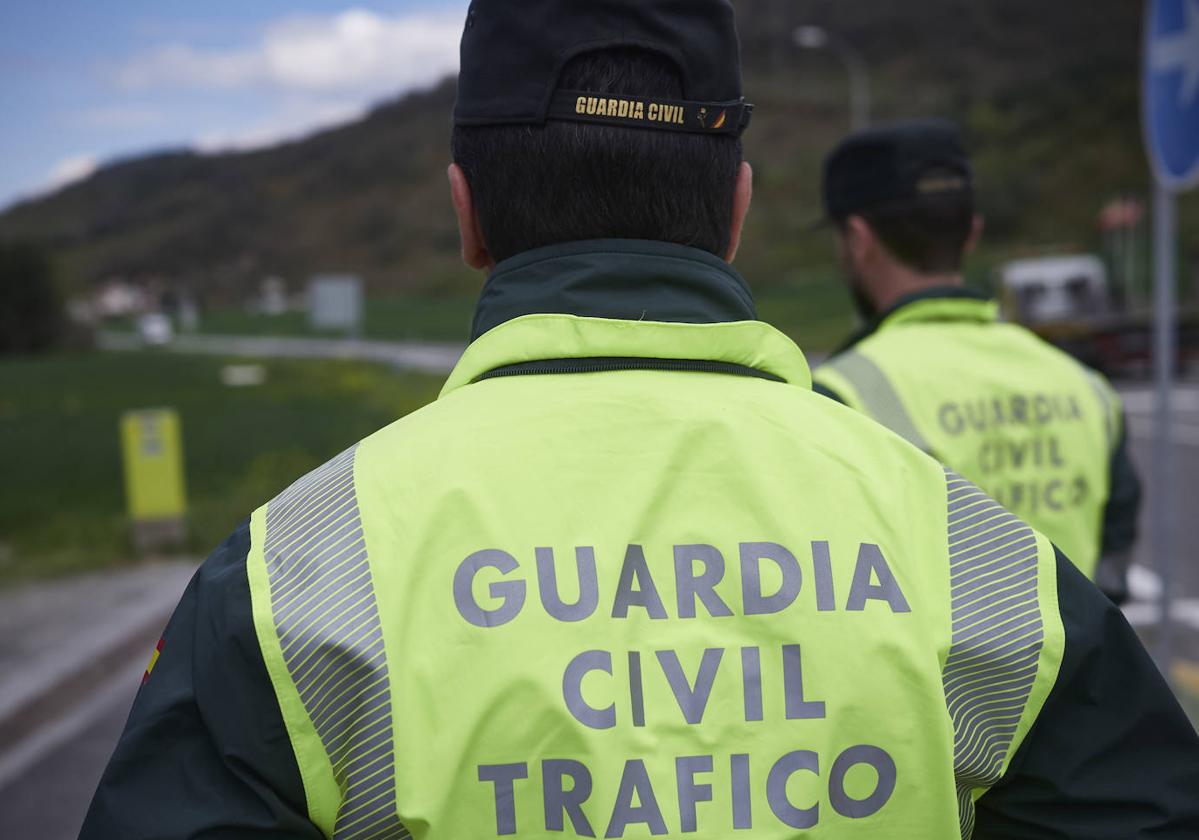 Una pareja de la Guardia Civil en una imagen de archivo.