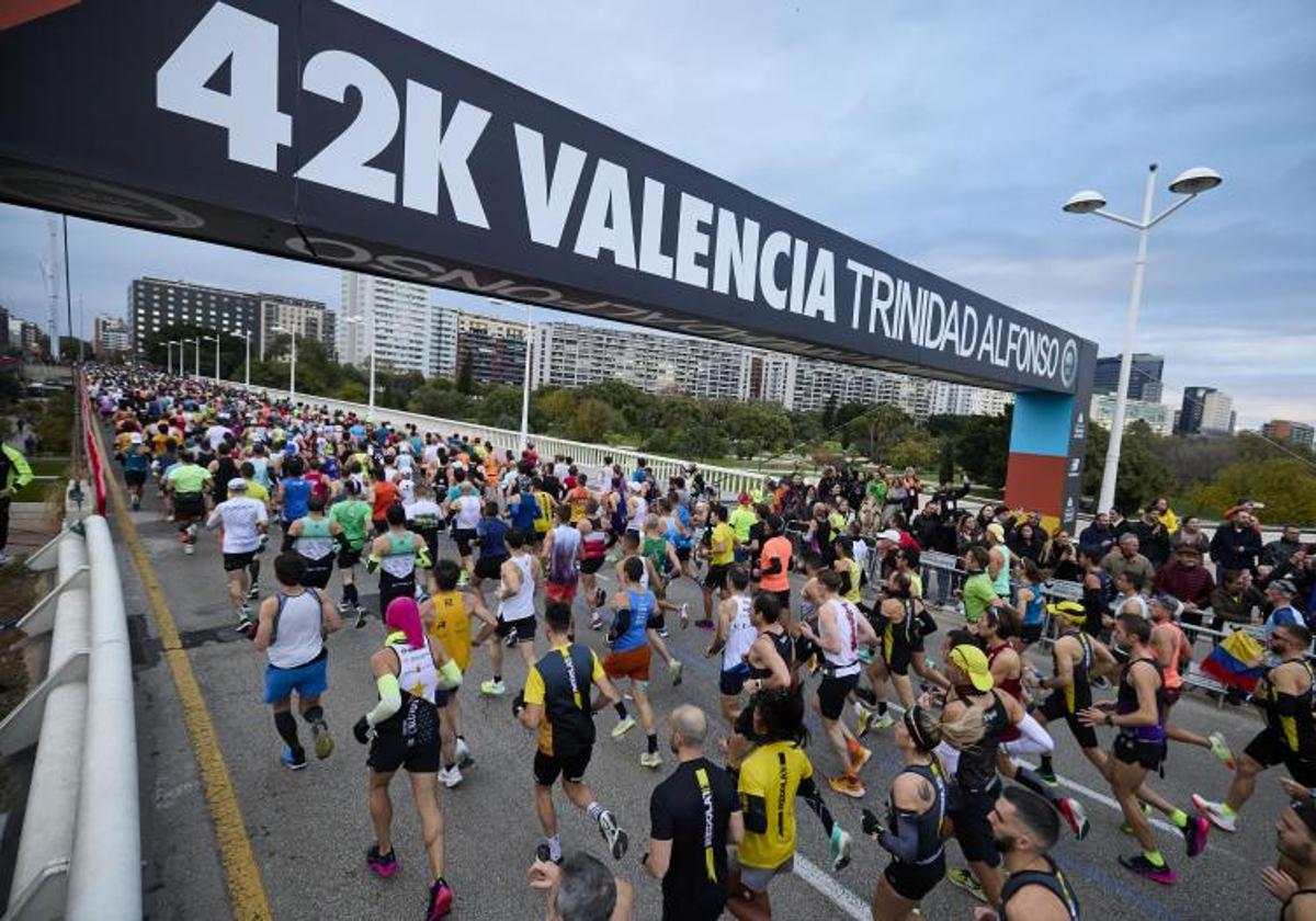 Salida del Maratón de Valencia en 2022.