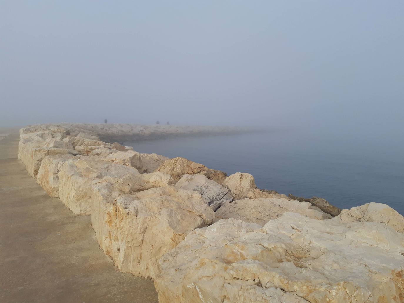 La niebla cubre Dénia