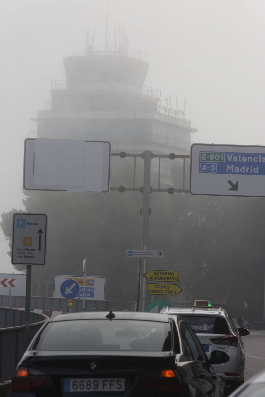 La niebla cancela y retrasa vuelos en el aeropuerto de Valencia