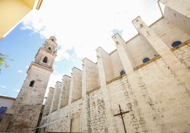 Torre de la Colegiata y contrafuertes de la nave central.