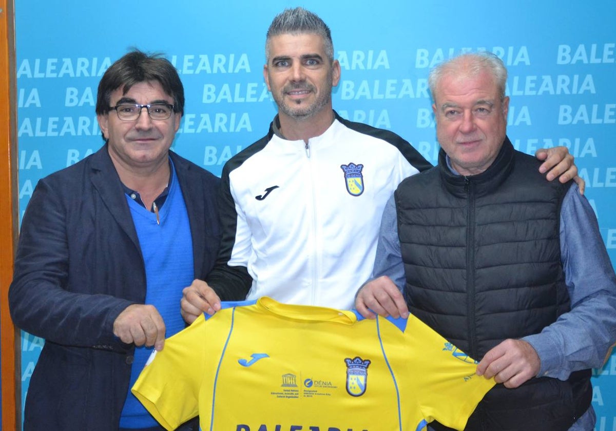 Esteban junto a Juan Benavente y Toni Lledó.