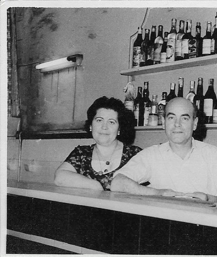 Imagen secundaria 2 - El éxito del bar que resiste en el centro de Valencia y no sirve café