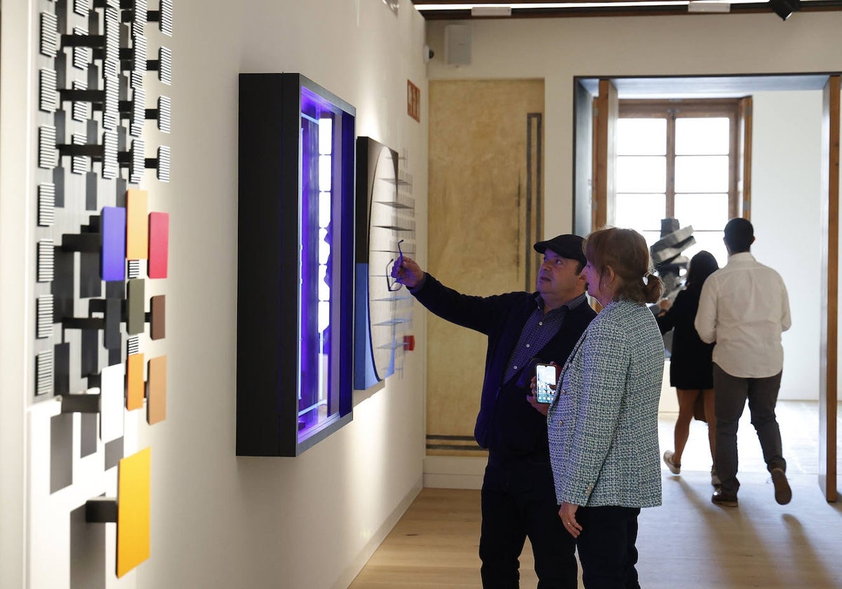 Visitantes al Centro de Arte Hortensia Herrero de Valencia.