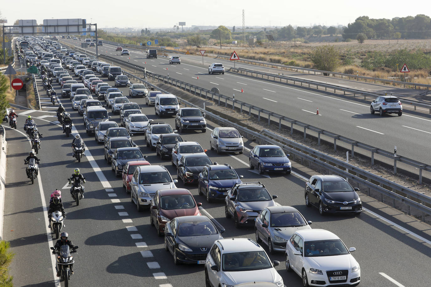 Largas colas para acceder al Circuito de Cheste