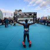 Los suculentos premios en metálico del Maratón de Valencia 2023: desde 250.000 euros por el récord del mundo a 2.000 por ser el primer valenciano