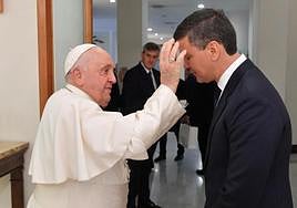 El Papa Francisco, con el presidente de Paraguay, este lunes 27 de noviembre.