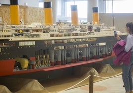 Maqueta del Titanic que se puede ver en la muestra.