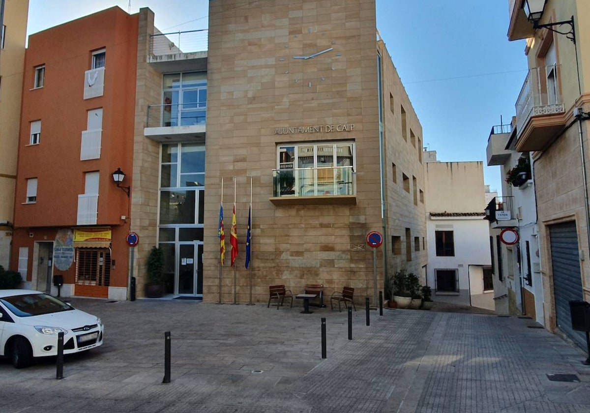 El Ayuntamiento de Calp.