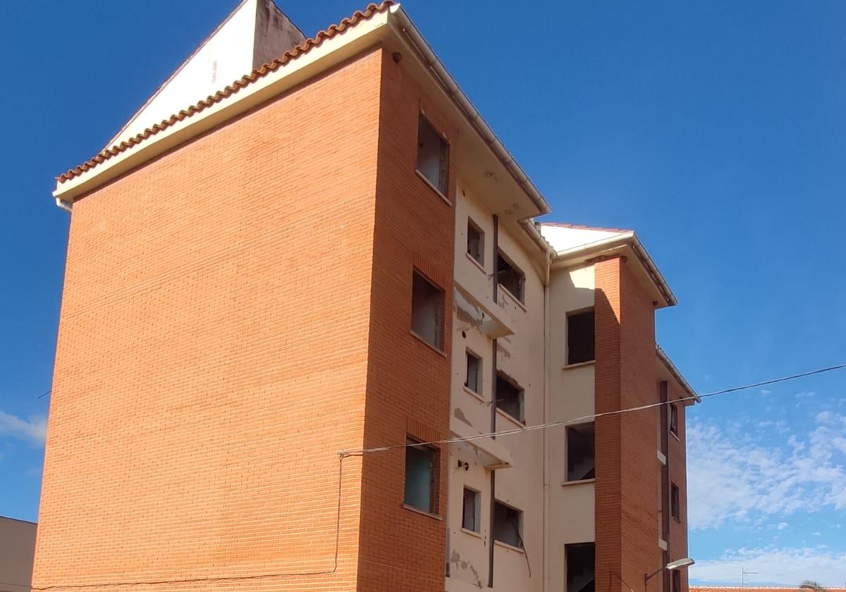 Alzira otorga la licencia para derribar el edificio público de la plaza de la Ribera