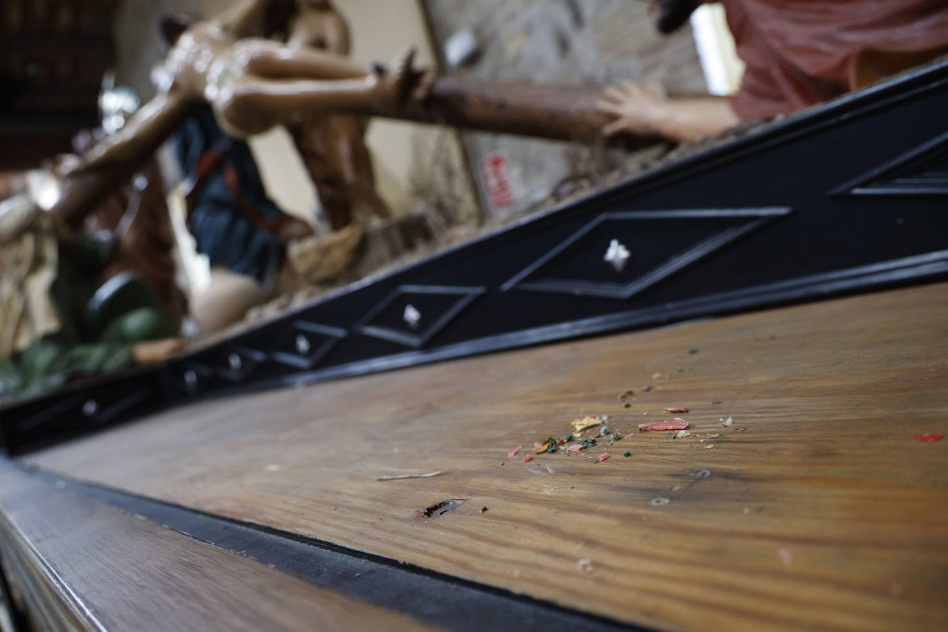 Abandono y desperfectos en el Museo de la Semana Santa Marinera de Valencia