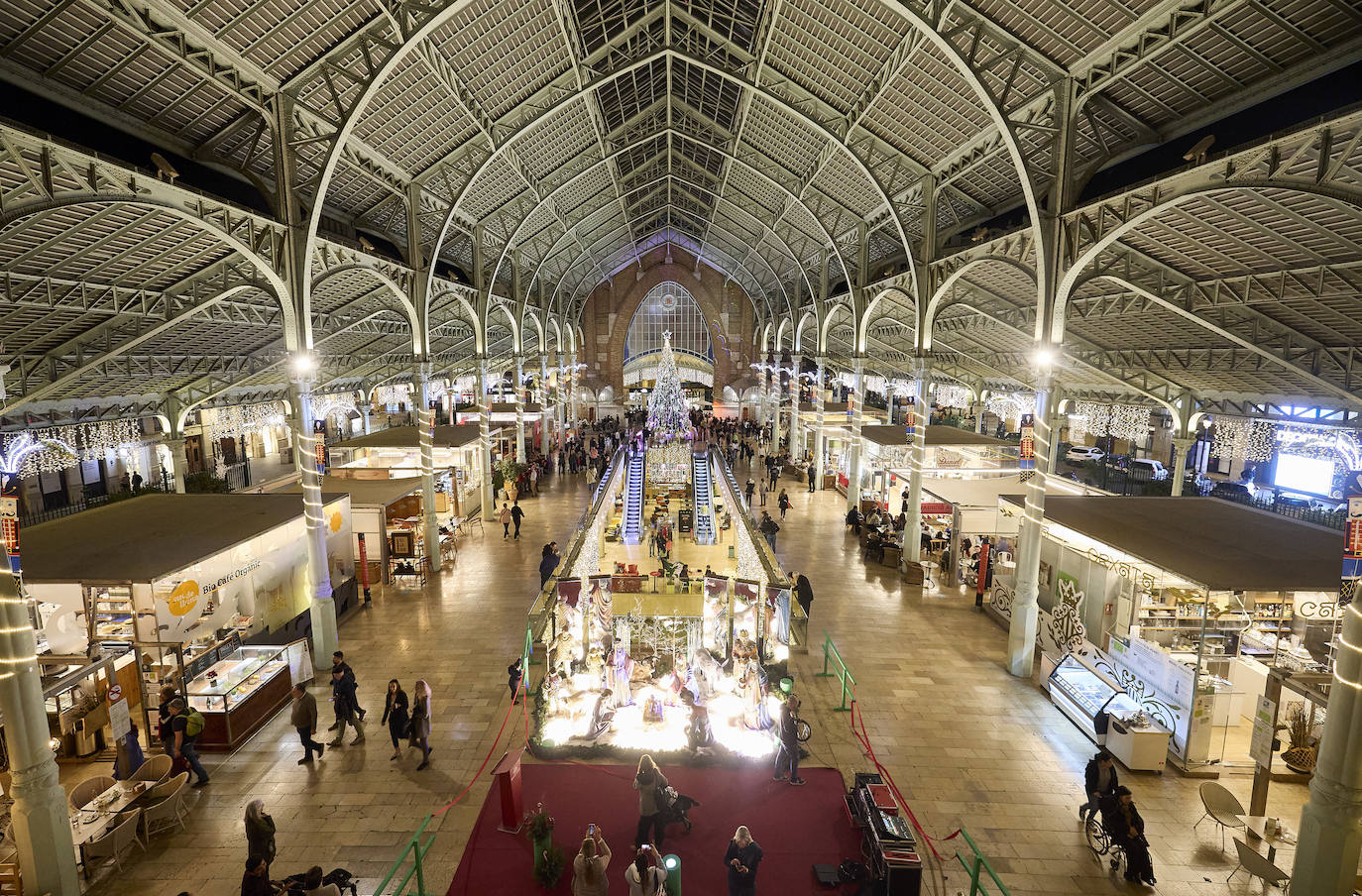 El Mercado de Colón de Valencia enciende las luces de Navidad