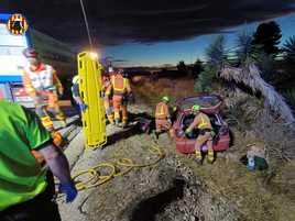 Los bomberos han rescatado a los heridos.