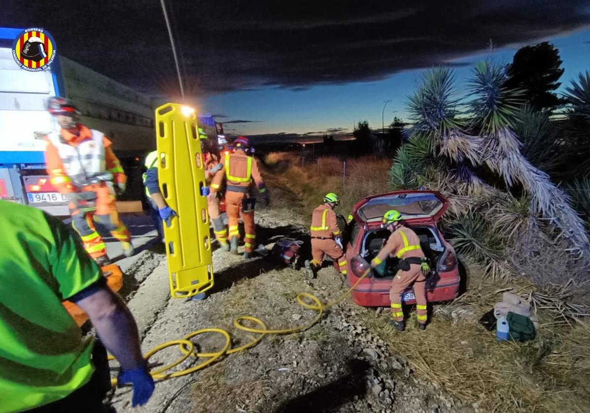 Los bomberos han rescatado a los heridos.