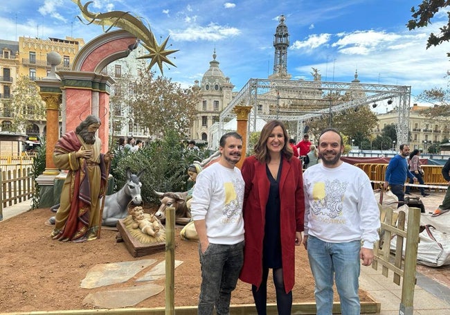 Visita de la alcaldesa de Valencia, María José Catalá, al montaje del Nacimiento.