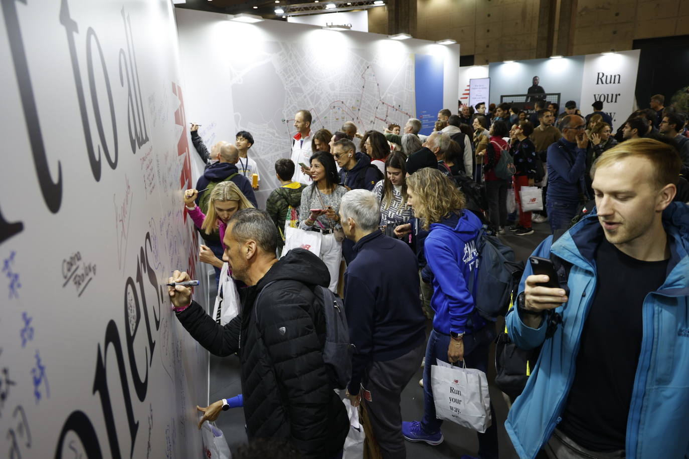 La feria del corredor se llena a pocas horas del Maratón de Valencia