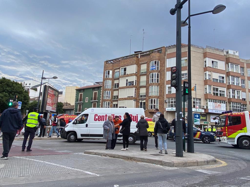 Las imágenes del accidente entre dos coches kamikaze tras una persecución en Valencia