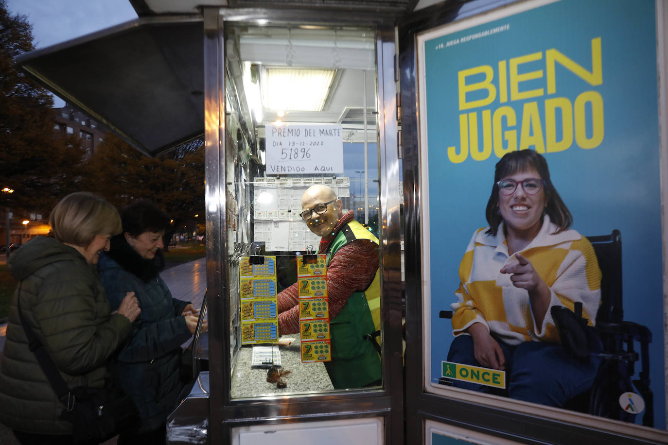 Un afortunado gana 300.000 euros al contado y 5.000 mensuales durante 20 años en el Sueldazo de la ONCE de este domingo