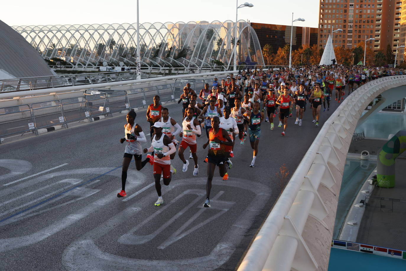 La emocionante salida del Maratón de Valencia 2023