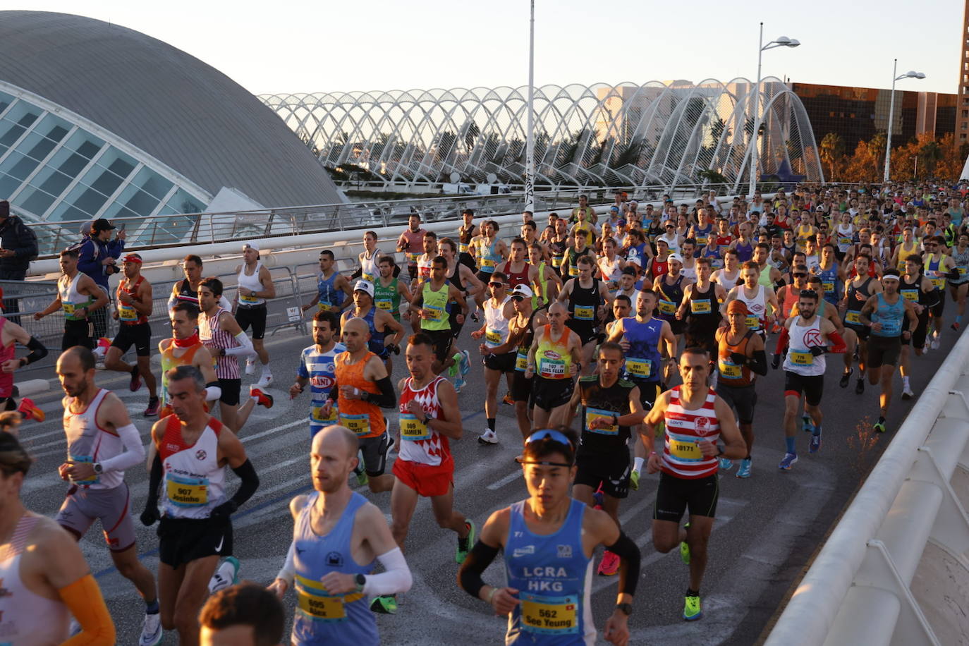 La emocionante salida del Maratón de Valencia 2023