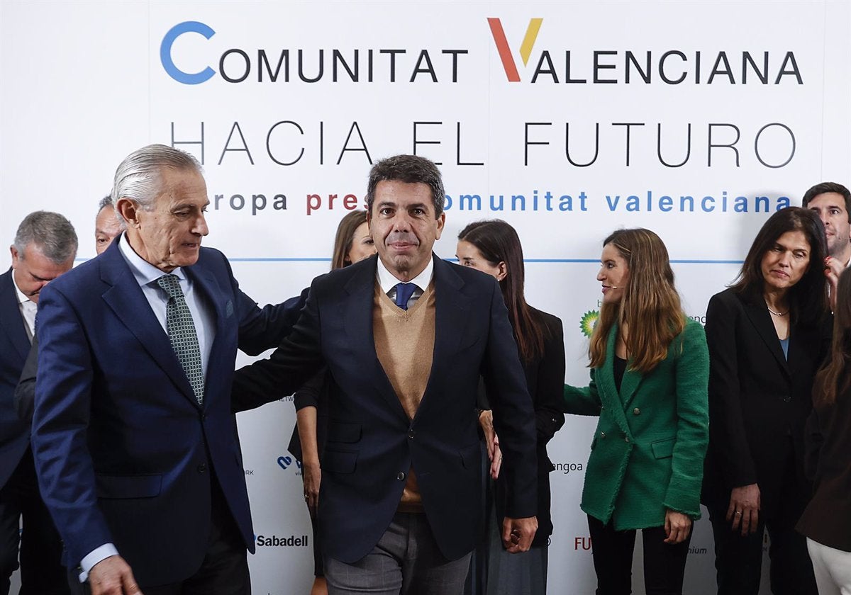 El presidente de la Generalitat, Carlos Mazón, en el fotocol de la jornada.