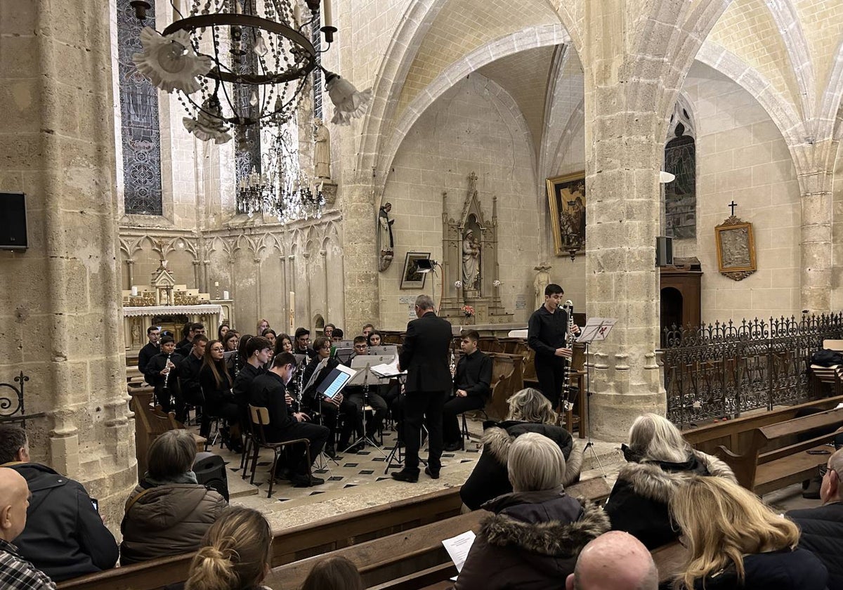 Éxito del concierto de ensemble clarinetes del Conservatorio de Llíria en Auxy