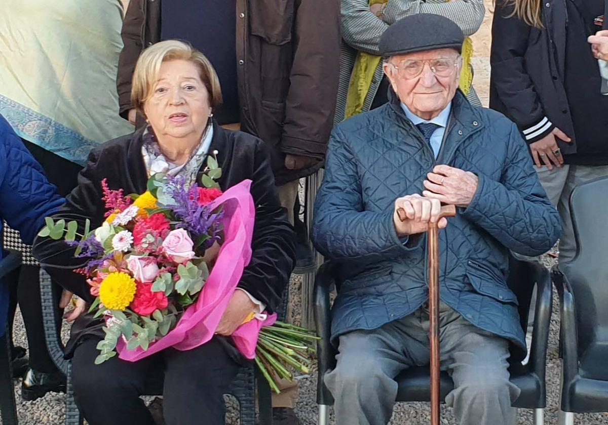 Paquita y Luis celebraron su aniversario junto a la familia.