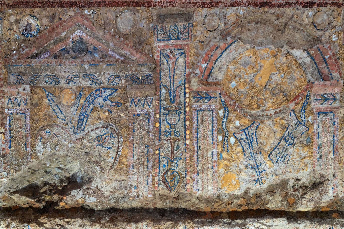 Fotos: Descubren un majestuoso mosaico en una lujosa casa romana cerca del Coliseo