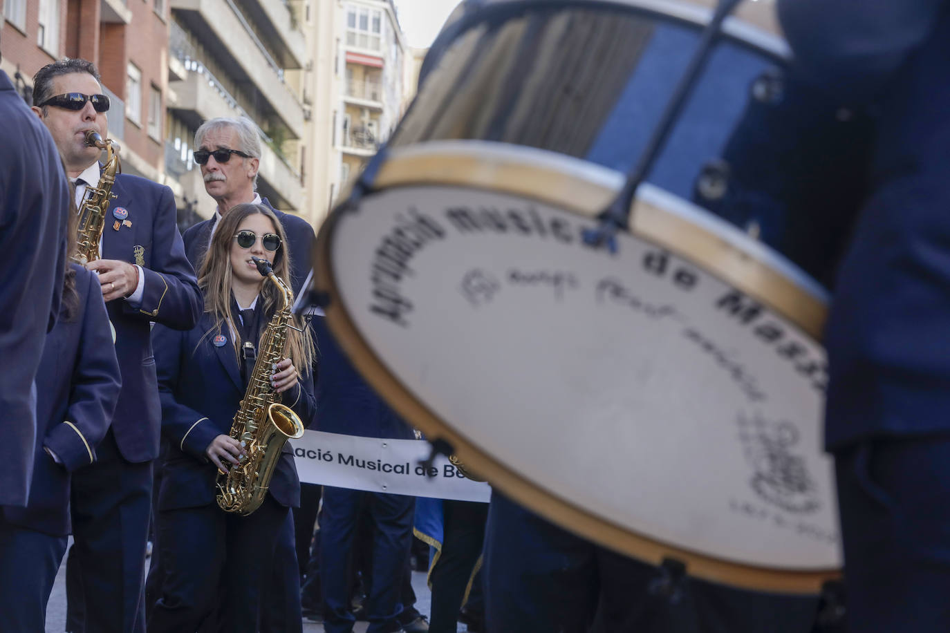 Fotos del homenaje al Maestro Serrano de una veintena de bandas valencianas