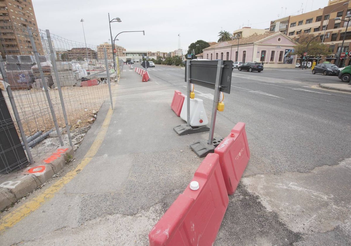 Zona en obras entre la estación del Cabanyal y Serrería.