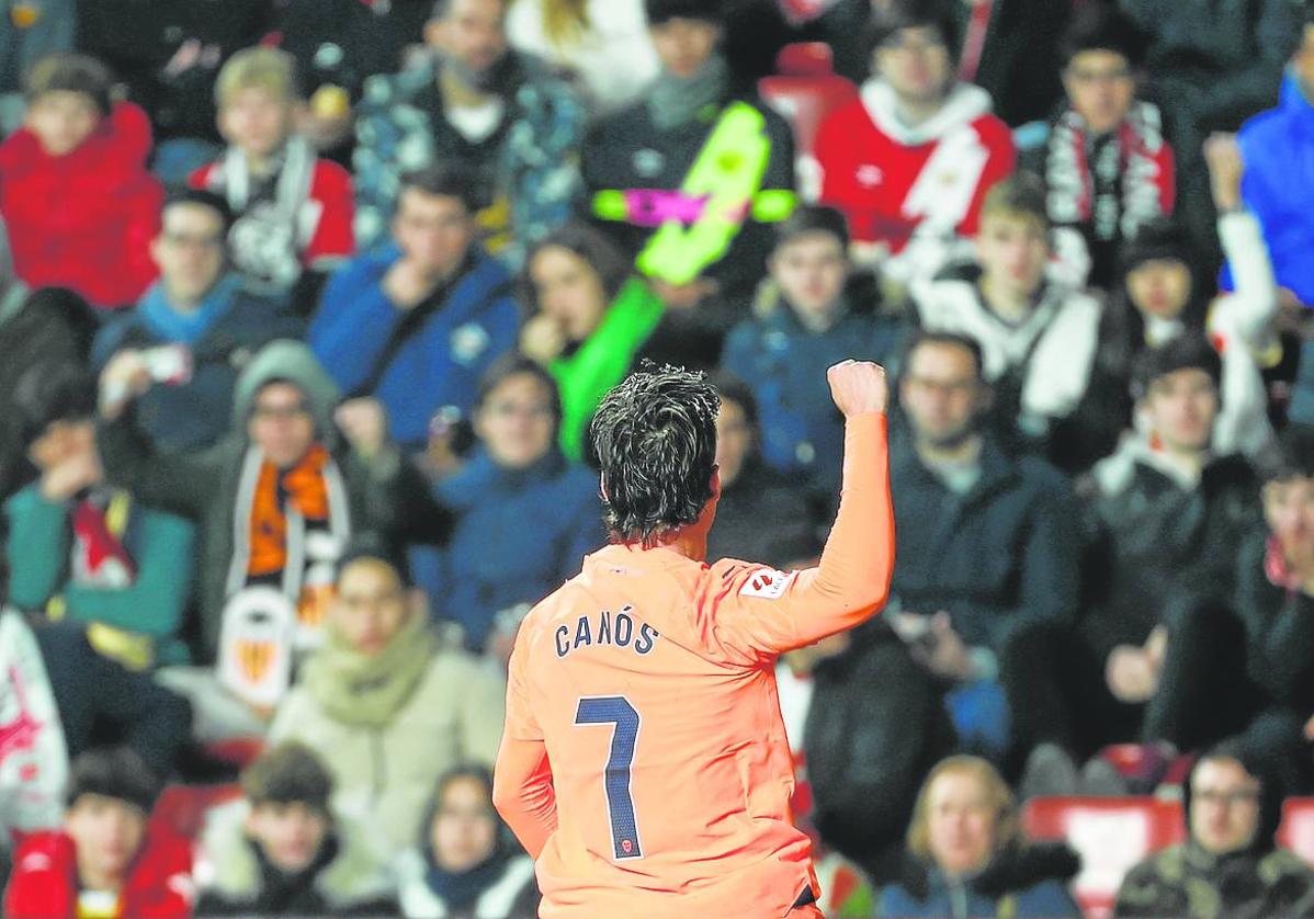 Sergi Canós, celebrando su gol ante el Rayo Vallecano.