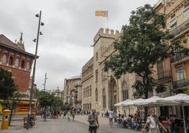 Plaza del Mercado, donde se celebró la minimascletà en la Feria de Julio.