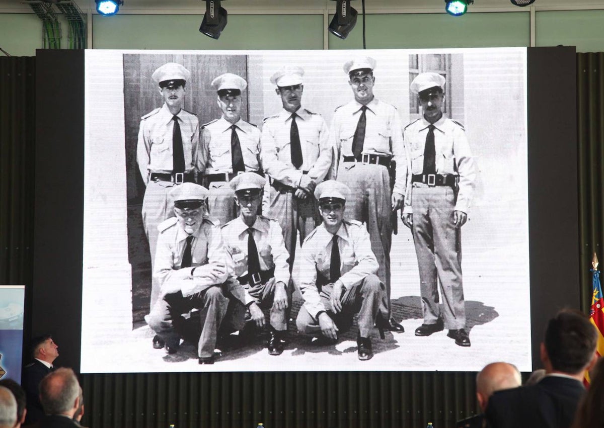 Imagen secundaria 1 - La Policía Local de Dénia cumple 150 años