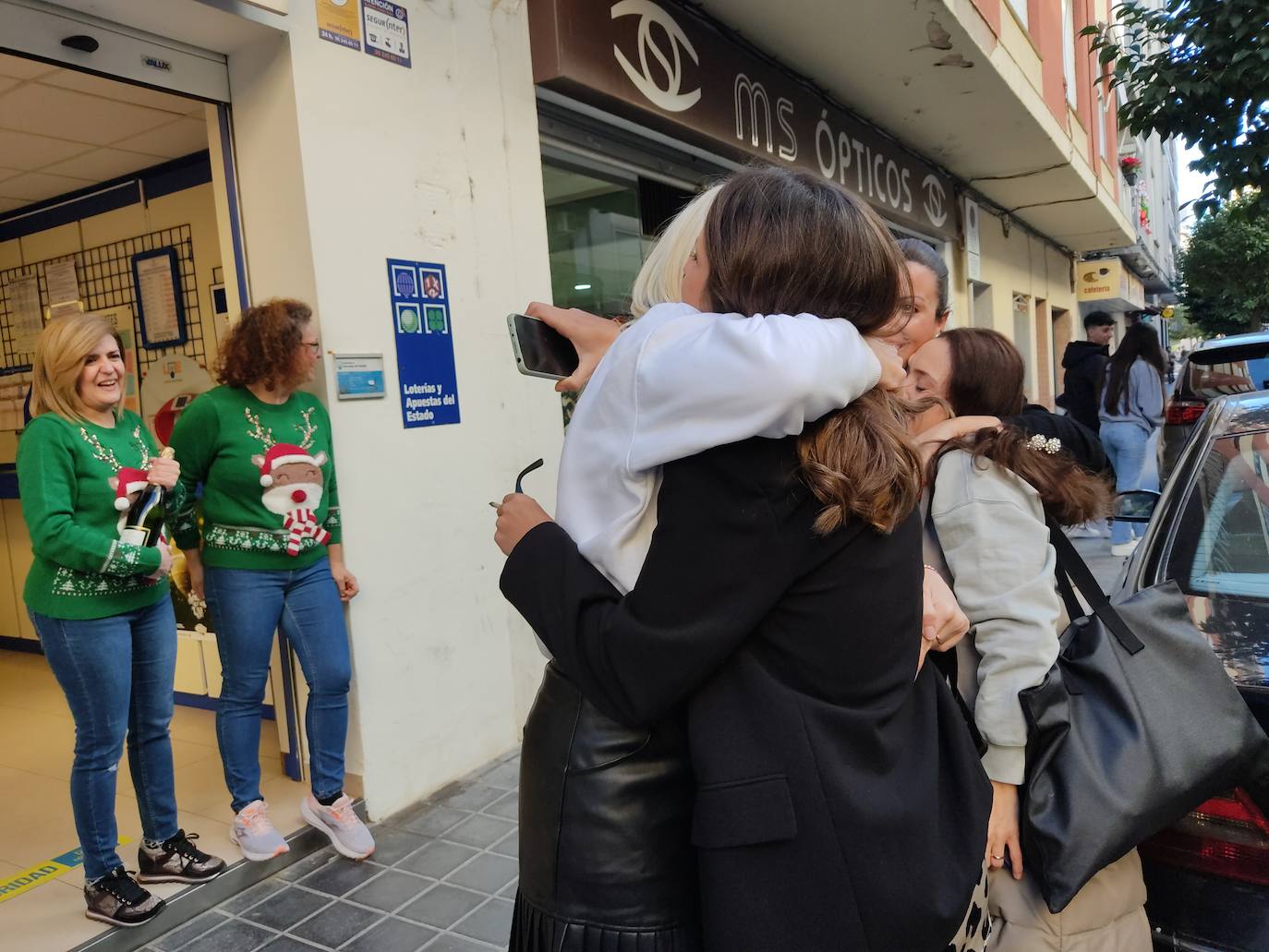 Imágenes del día de la Lotería de Navidad en la Comunitat