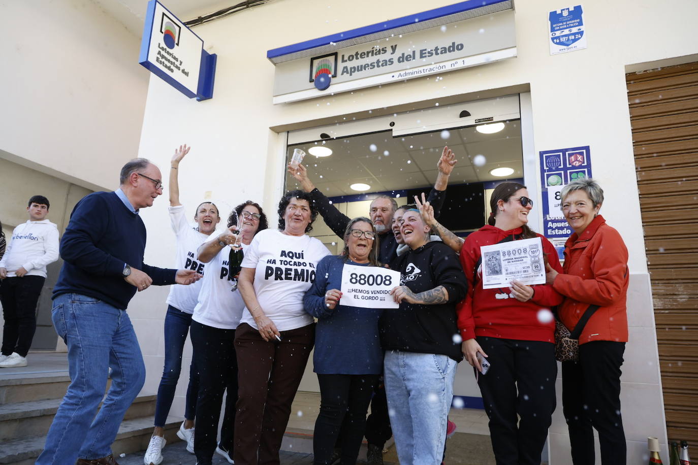 Imágenes del día de la Lotería de Navidad en la Comunitat