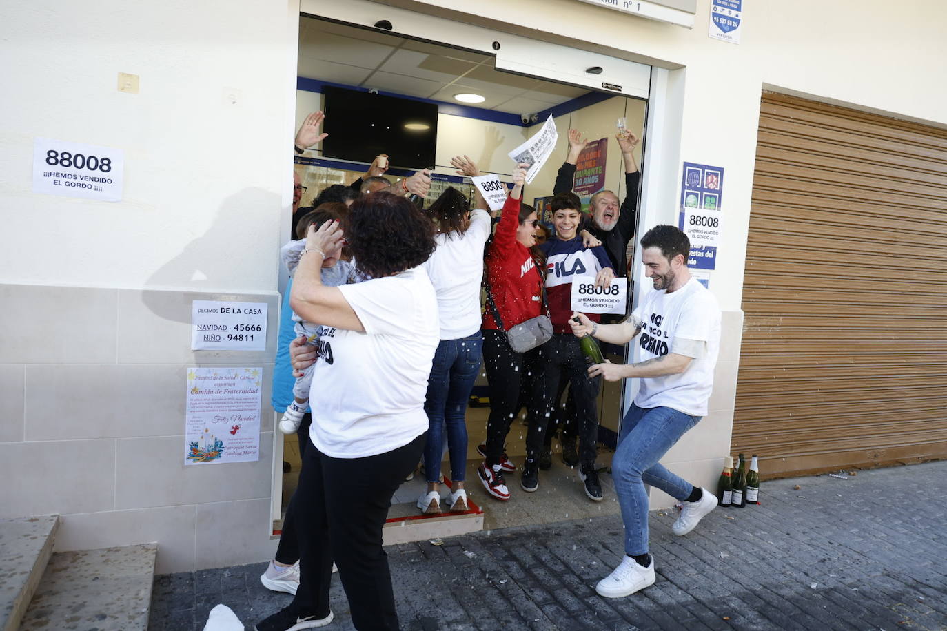 Imágenes del día de la Lotería de Navidad en la Comunitat