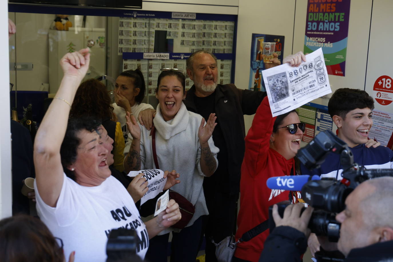 Imágenes del día de la Lotería de Navidad en la Comunitat