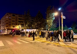 Minuto de silencio en el paso a nivel de Alfafar.