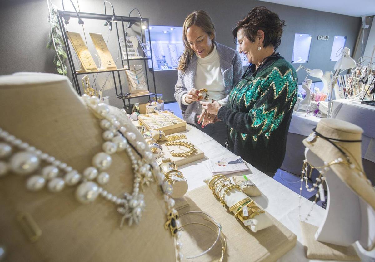 Paula Alcón, en su Cool Market, donde selecciona firmas que tengan algo especial.