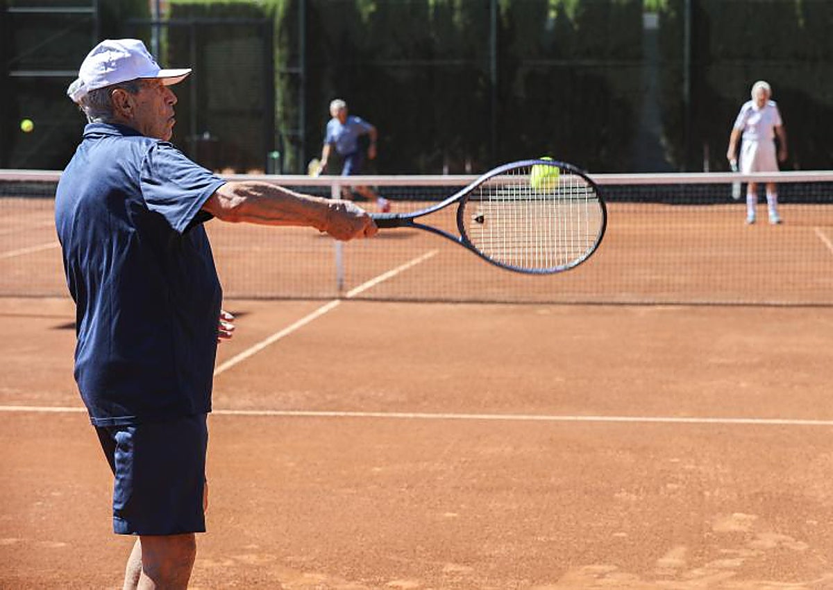 Imagen secundaria 1 - Entrenamiento en las instalaciones del CT Valencia.