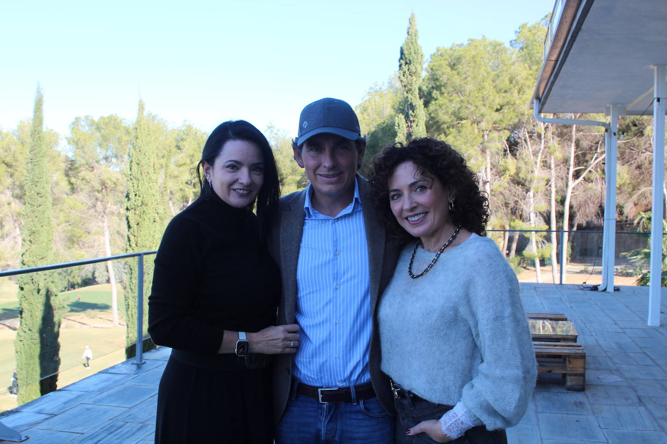 Paloma, Héctor y Begoña Marfil.