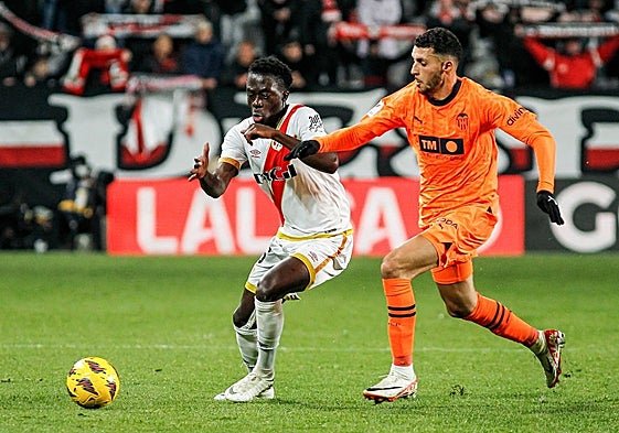 Selim Amallah, durante el último partido del Valencia ante el Rayo Vallecano.